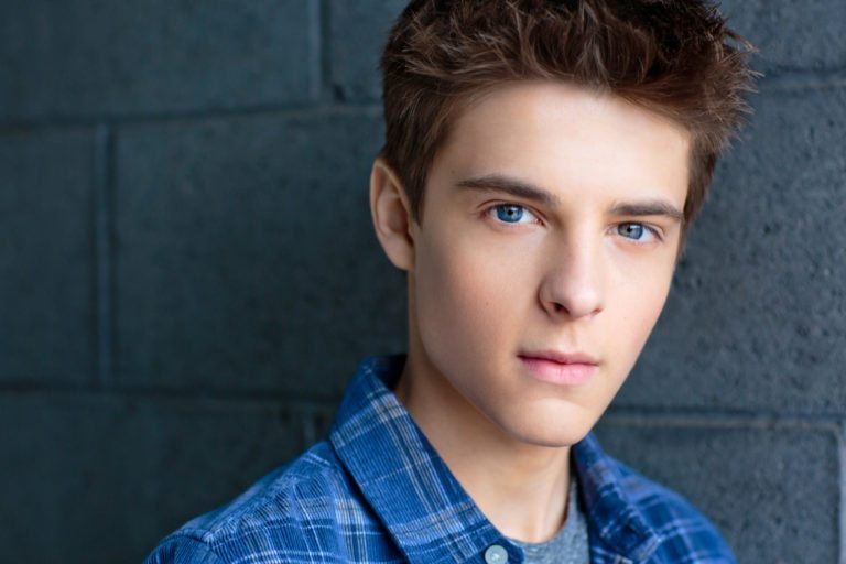 Corey Fogelmanis Bio, Age, Height and Relationship with Sabrina Carpenter