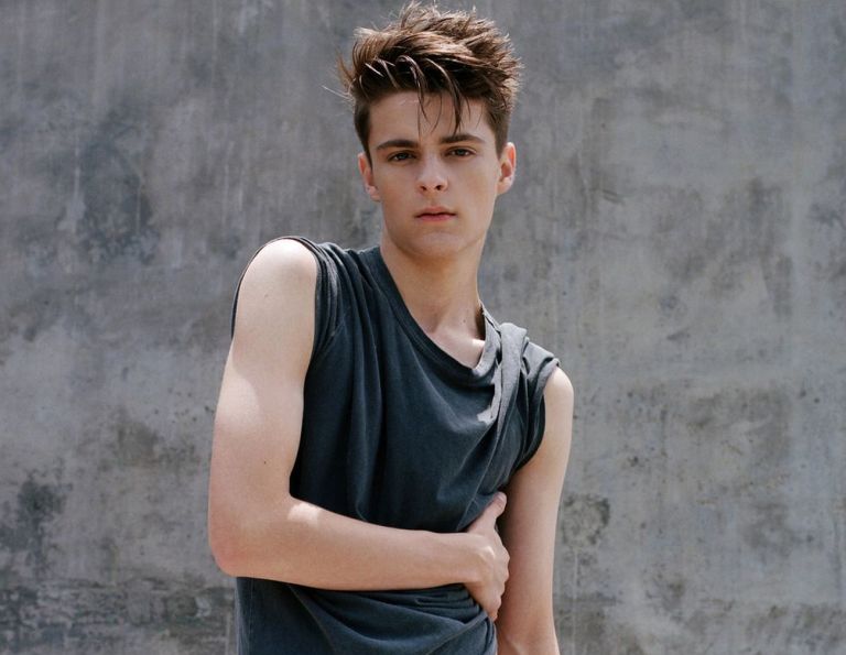 Corey Fogelmanis Bio, Age, Height and Relationship with Sabrina Carpenter