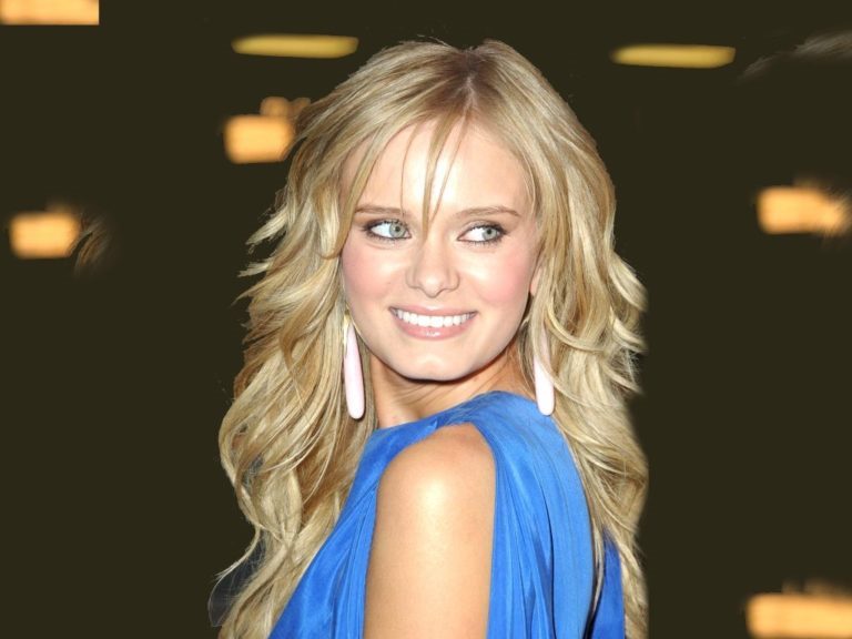 Who Is Sara Paxton? Her Parents, Height, Boyfriend, Family, Other Facts