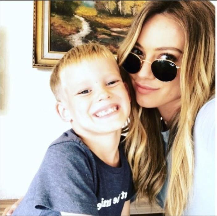 Hilary Duff Biography, Age, Height, Net Worth, Son, Husband and Family Facts