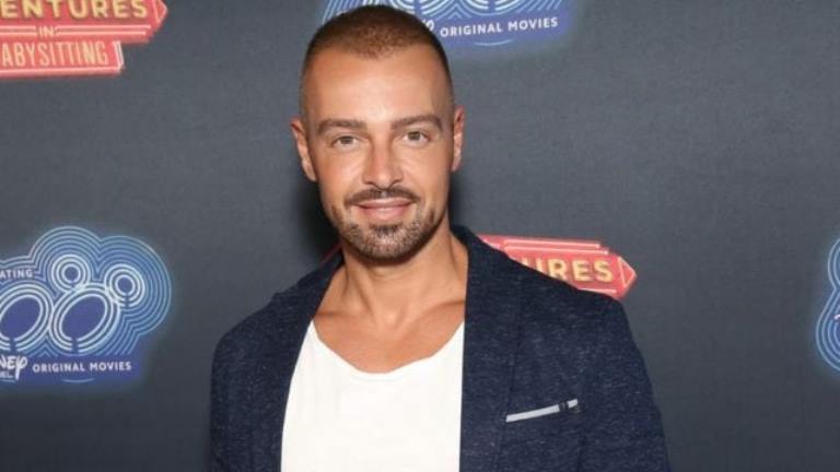 Joey Lawrence Wife, Brothers, Family, Height, Net Worth, Is He Gay? 