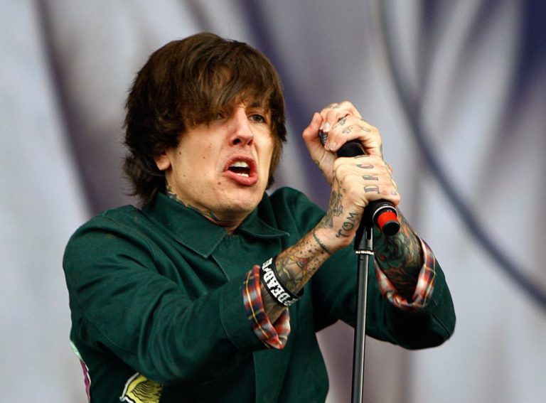 Oliver Sykes Wife, Age, Height, Girlfriends, Daughter, Net Worth