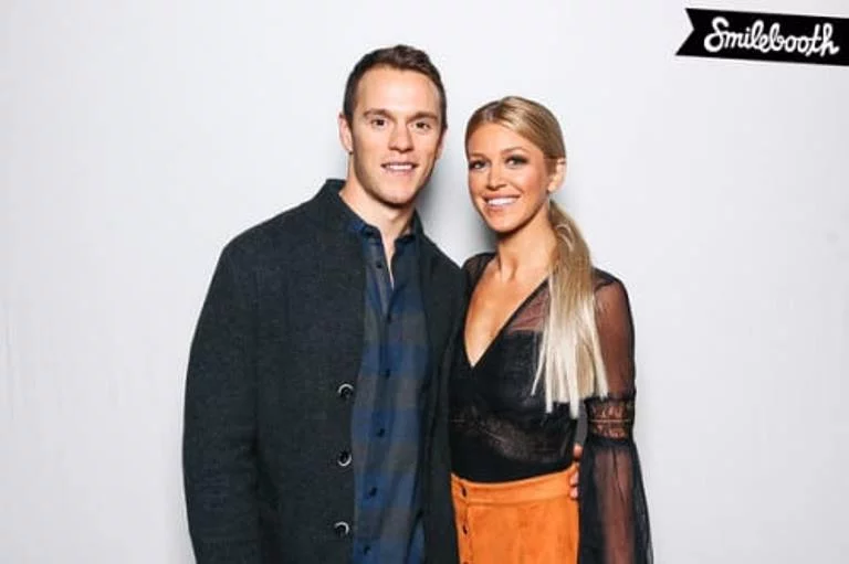 Jonathan Toews Wife, Girlfriend (Lindsey Vecchione), Brother, Height