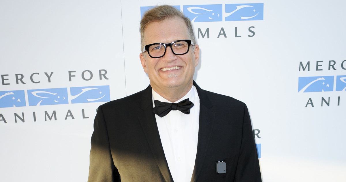 Is Drew Carey Married or Gay, Who is The Wife or Girlfriend, Net Worth, Salary