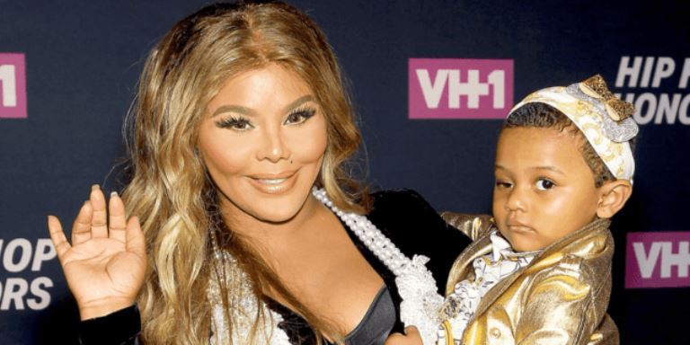 Lil Kim Bio, Net Worth, Daughter, Plastic Surgery and Other Details
